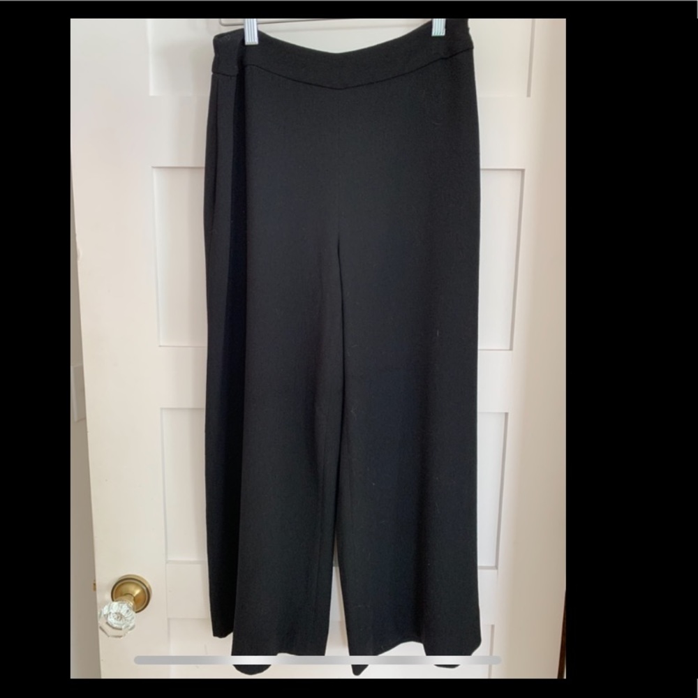 Madewell women’s high-waisted black gauchos. Size 8